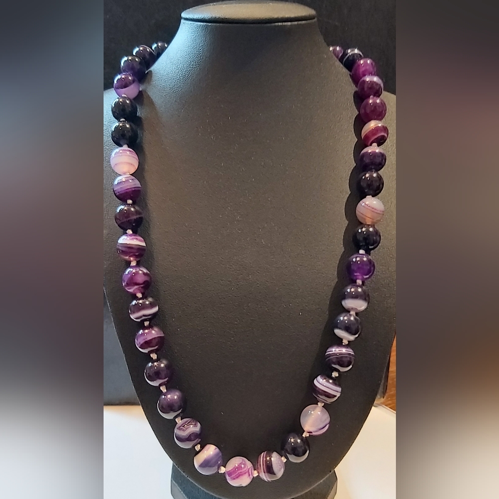 18" Natural Purple Banded 10mm Bead Necklace